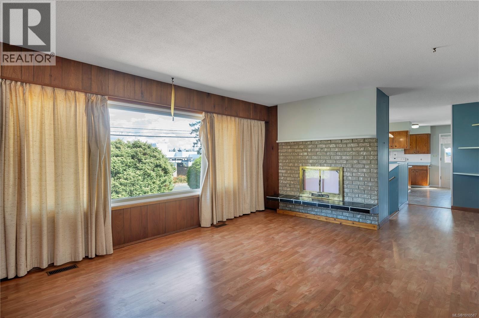425 Evergreen Rd, Campbell River