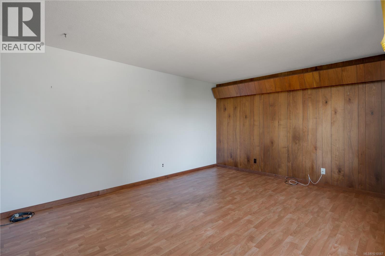 425 Evergreen Rd, Campbell River