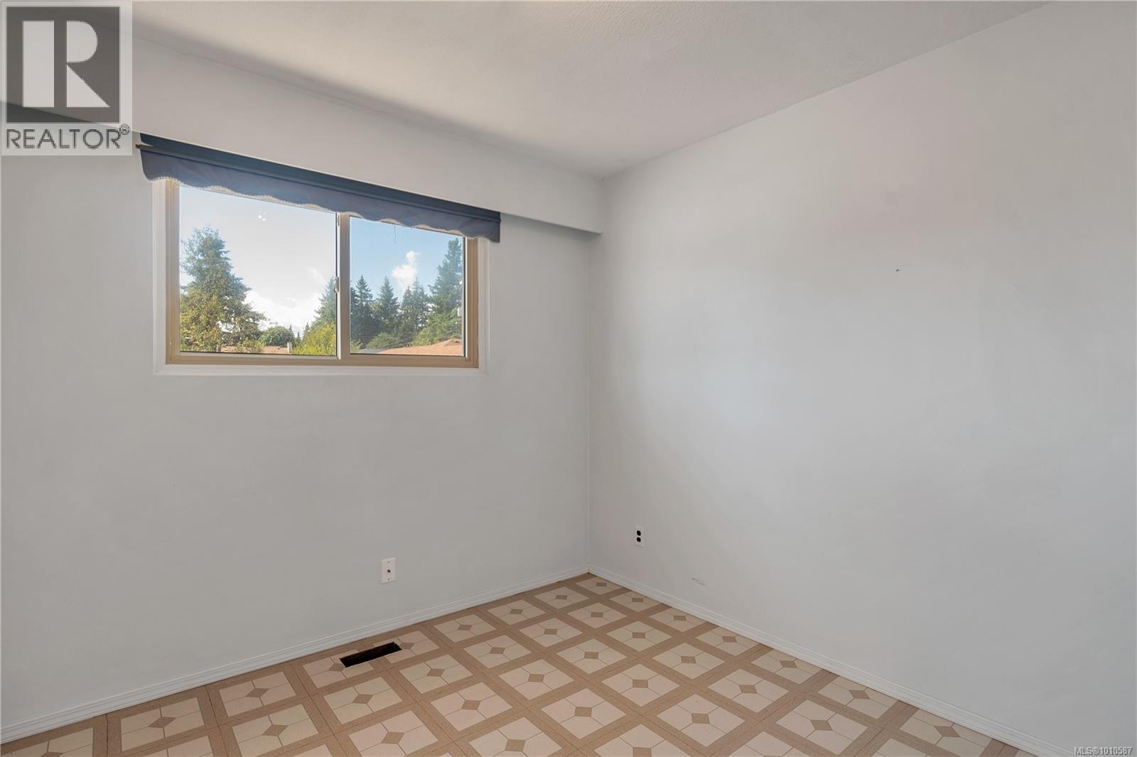 425 Evergreen Rd, Campbell River