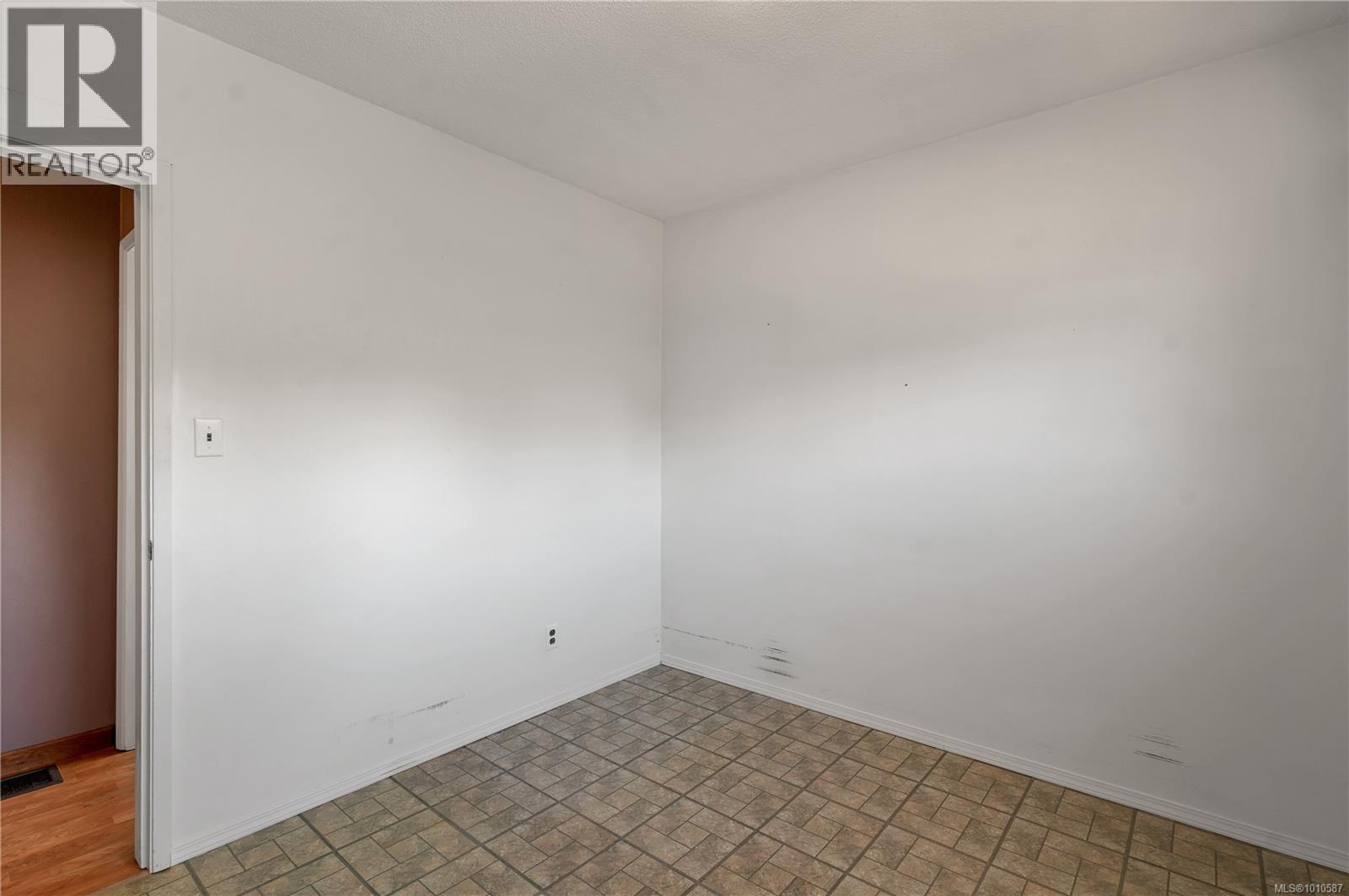 425 Evergreen Rd, Campbell River