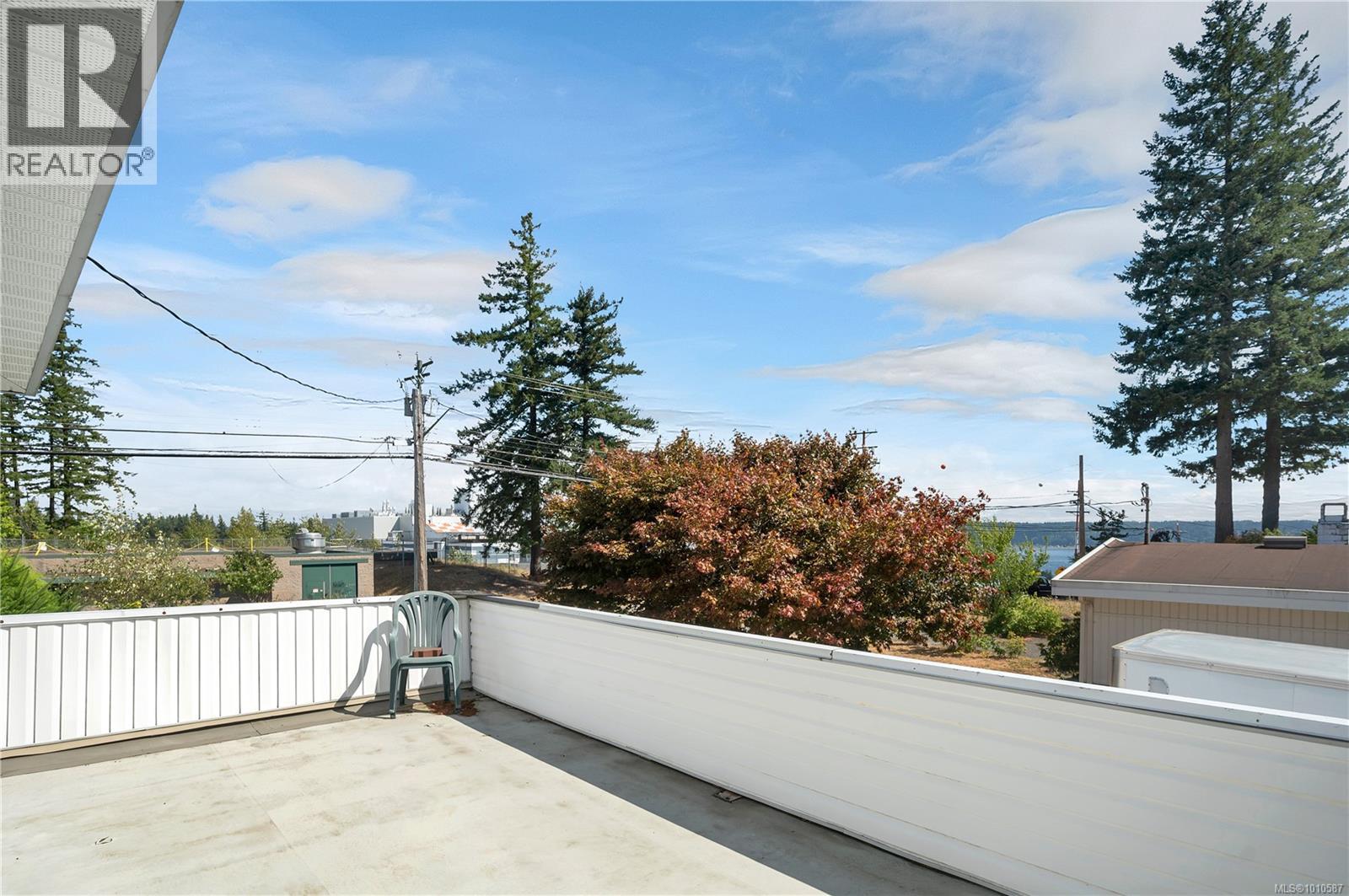425 Evergreen Rd, Campbell River