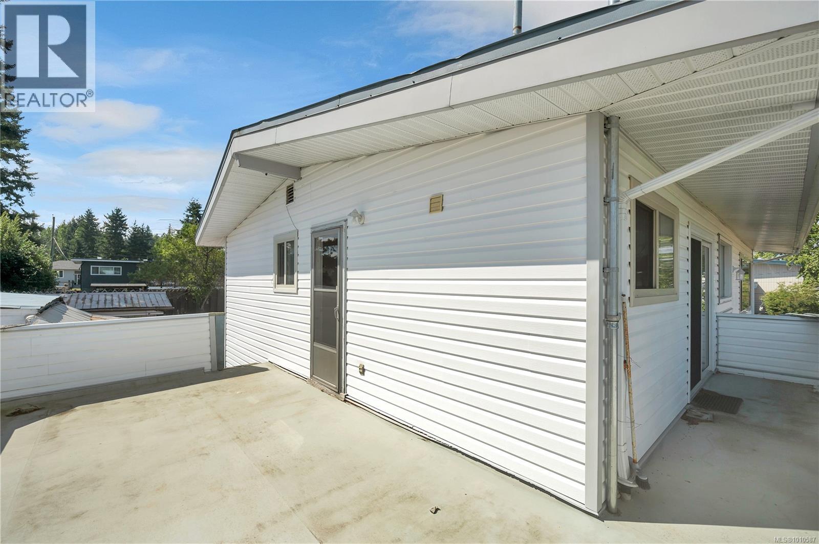 425 Evergreen Rd, Campbell River