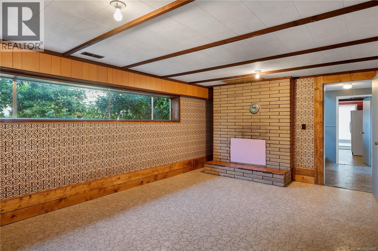 425 Evergreen Rd, Campbell River