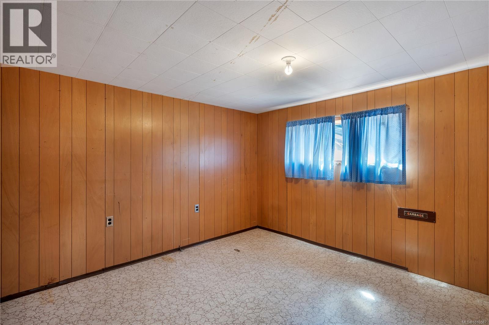 425 Evergreen Rd, Campbell River