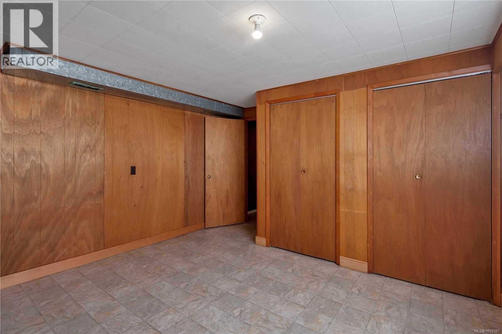 425 Evergreen Rd, Campbell River