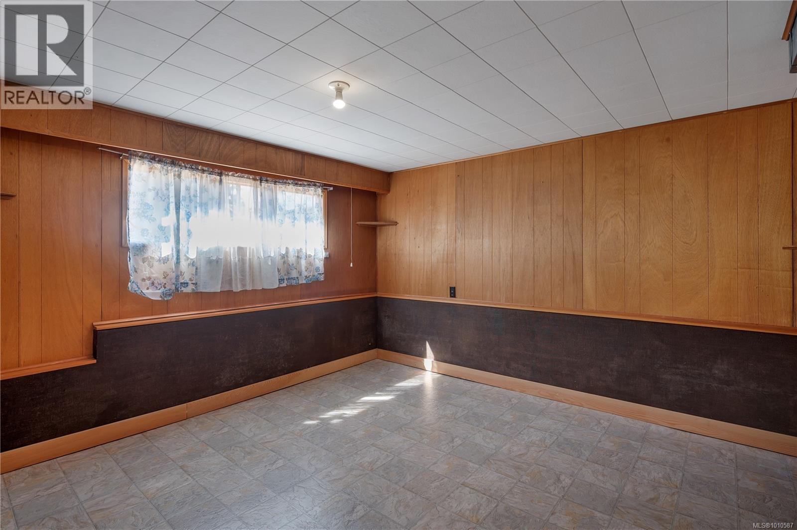 425 Evergreen Rd, Campbell River
