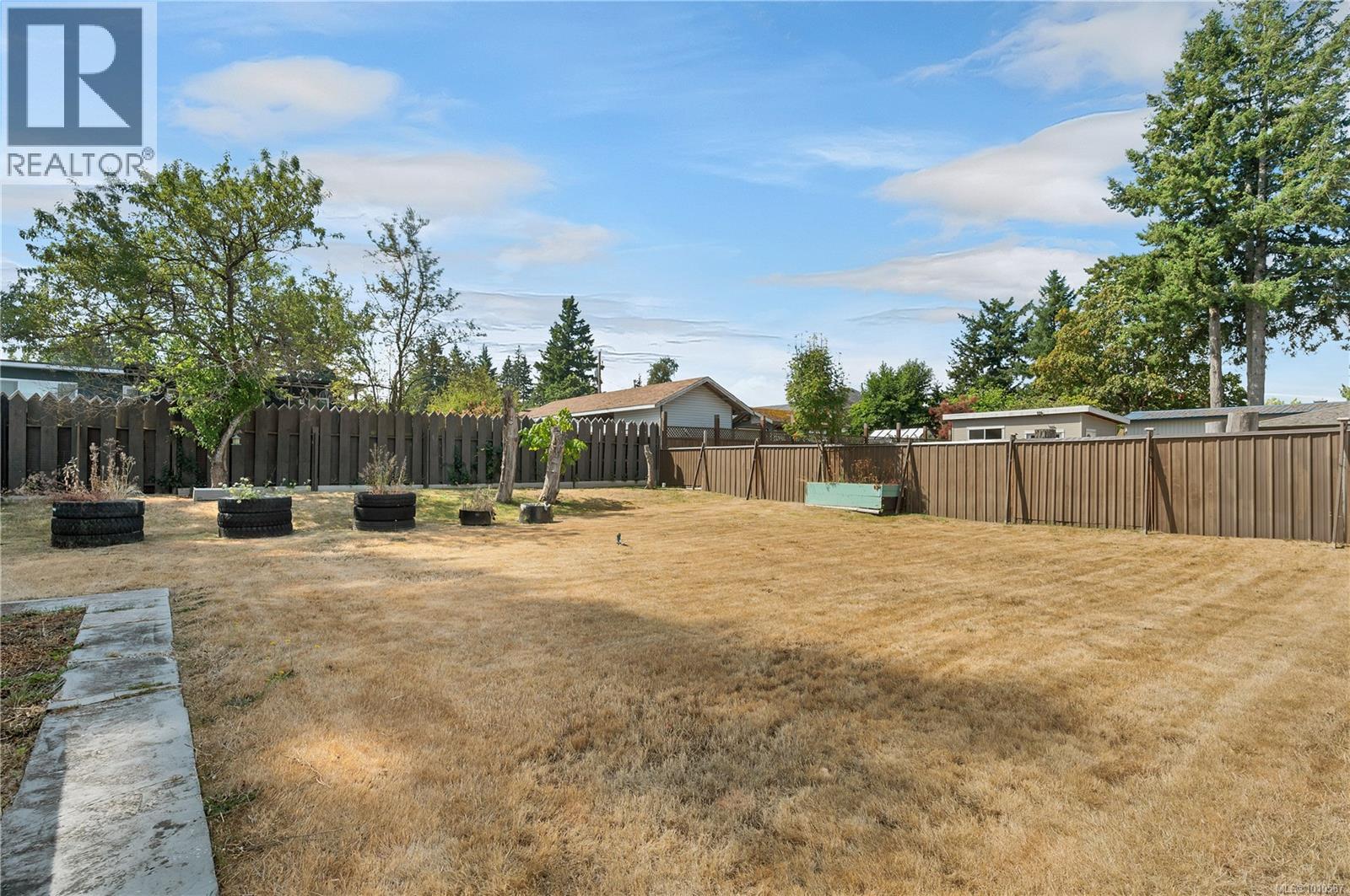 425 Evergreen Rd, Campbell River