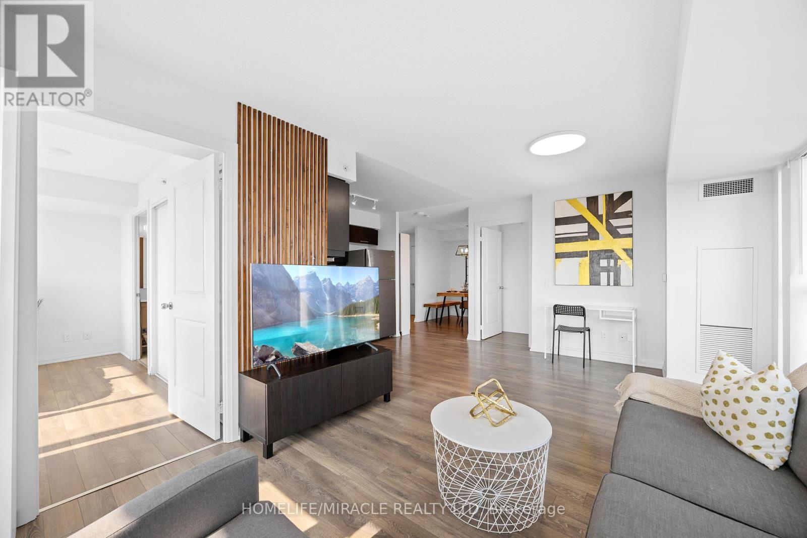 Photo 15 of 2002 30 Meadowglen Place, Toronto ON