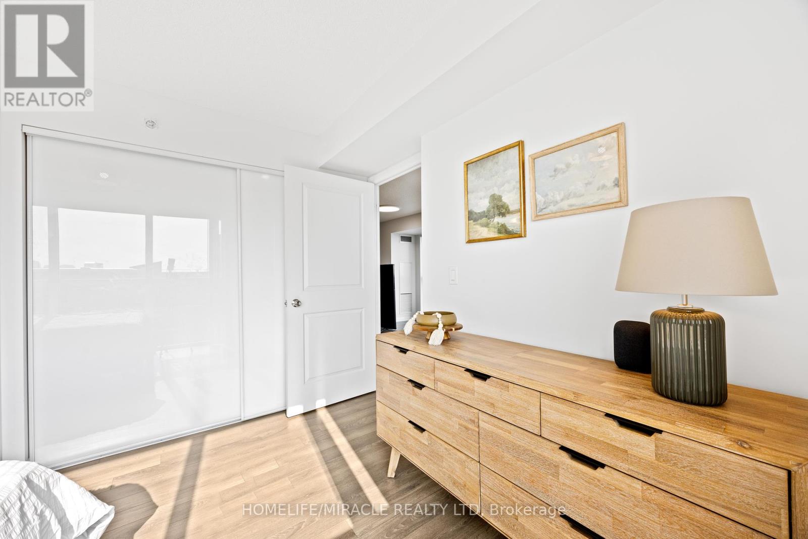Photo 20 of 2002 30 Meadowglen Place, Toronto ON