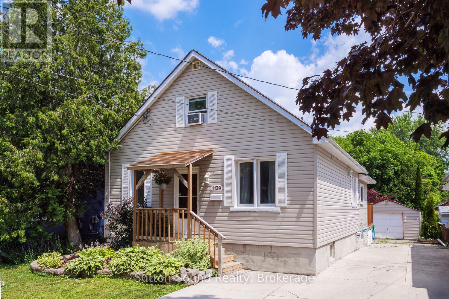 Photo 1 of 1139 4th Avenue W, Owen Sound ON