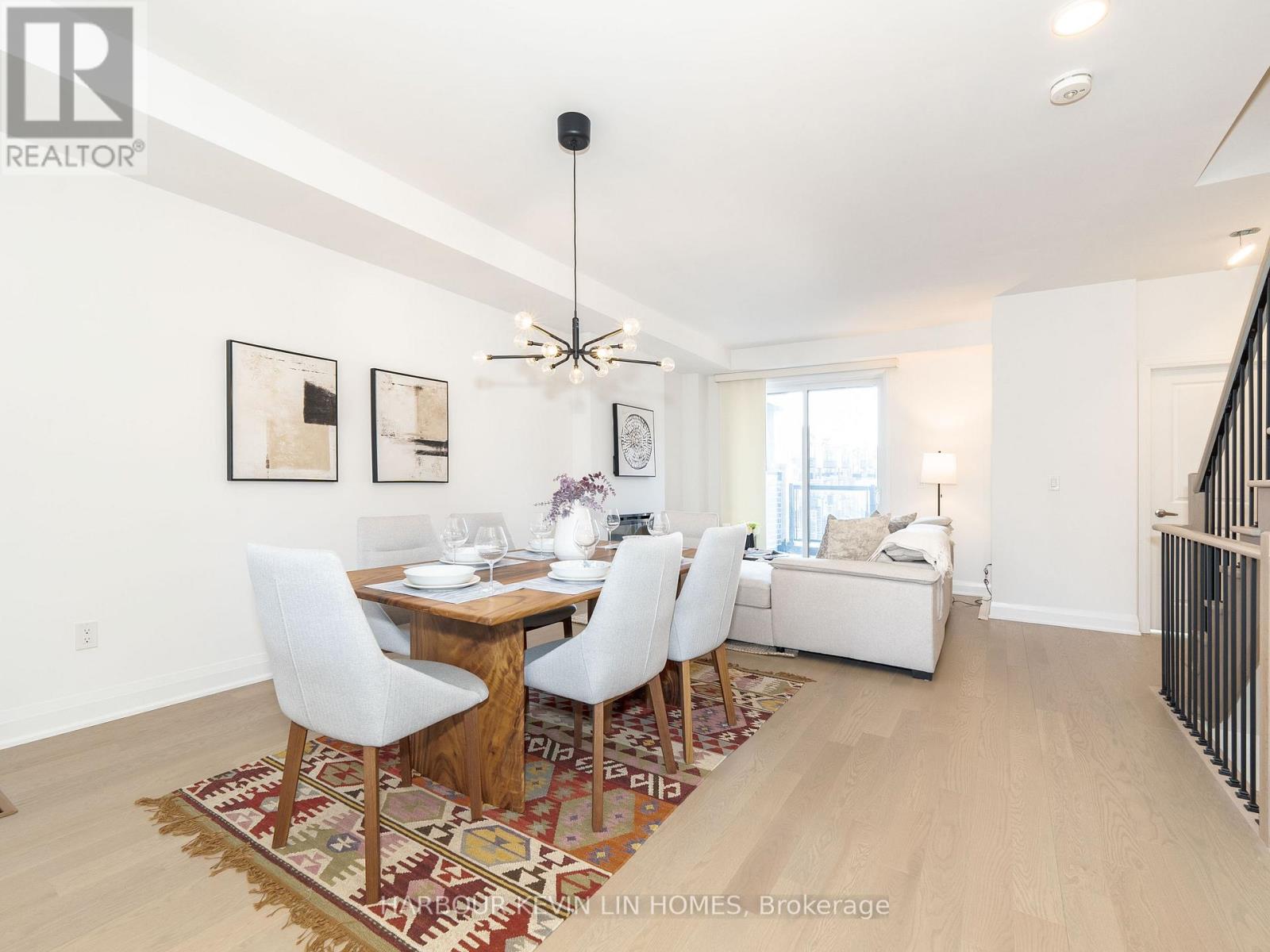 Photo 19 of 48 Carole Bell Way, Markham ON