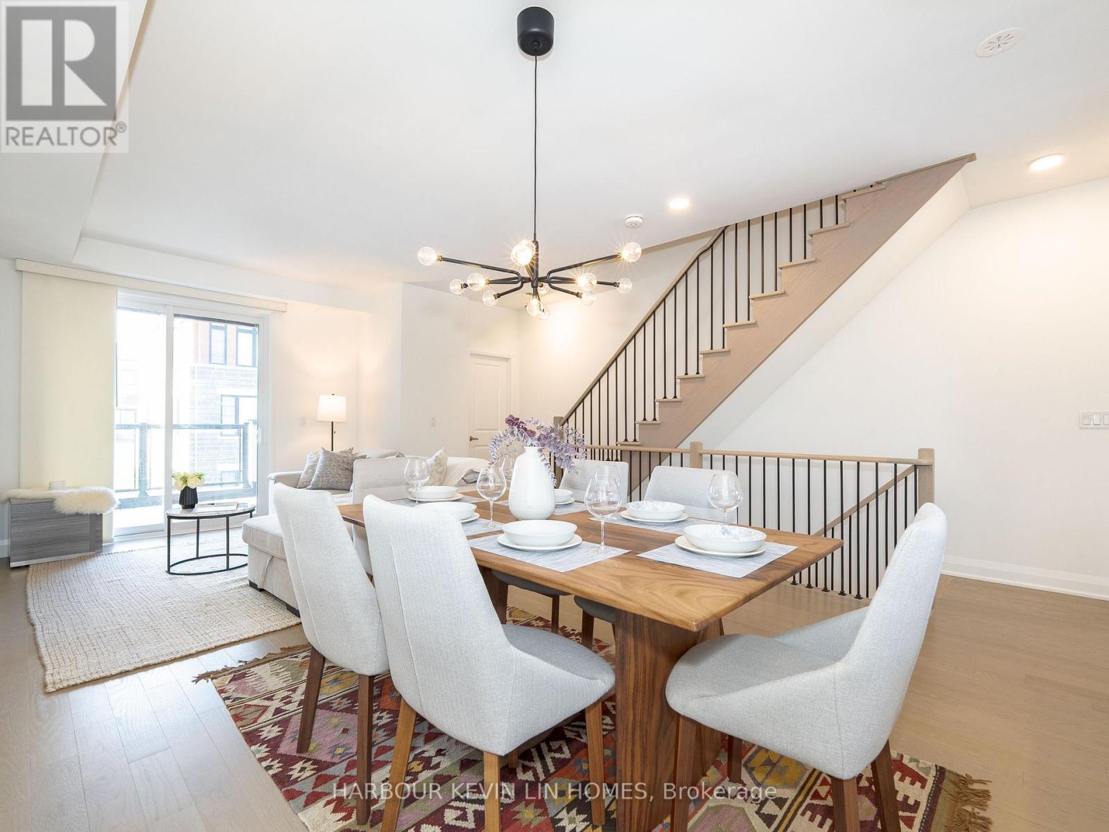 Photo 4 of 48 Carole Bell Way, Markham ON