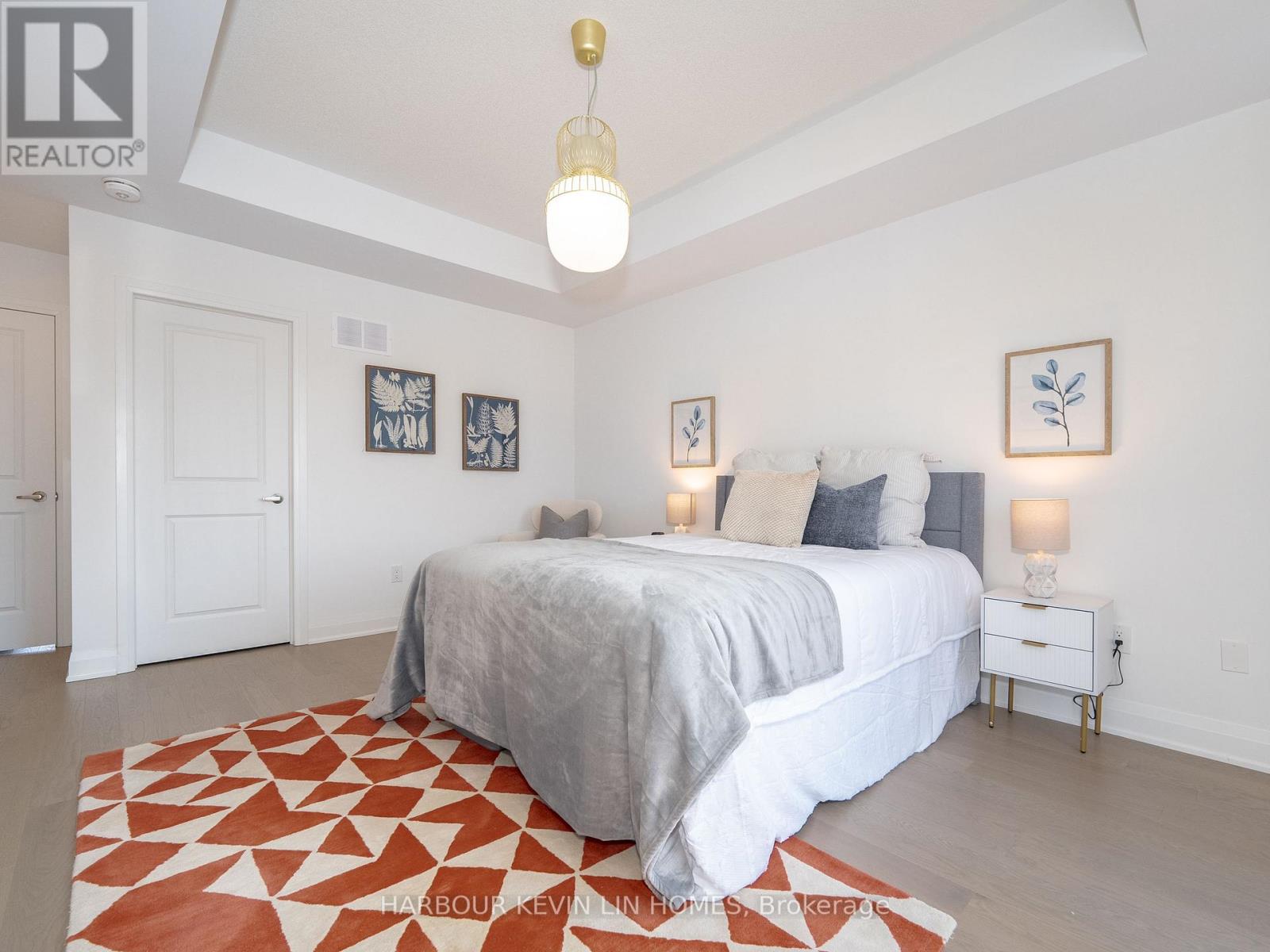 Photo 16 of 48 Carole Bell Way, Markham ON