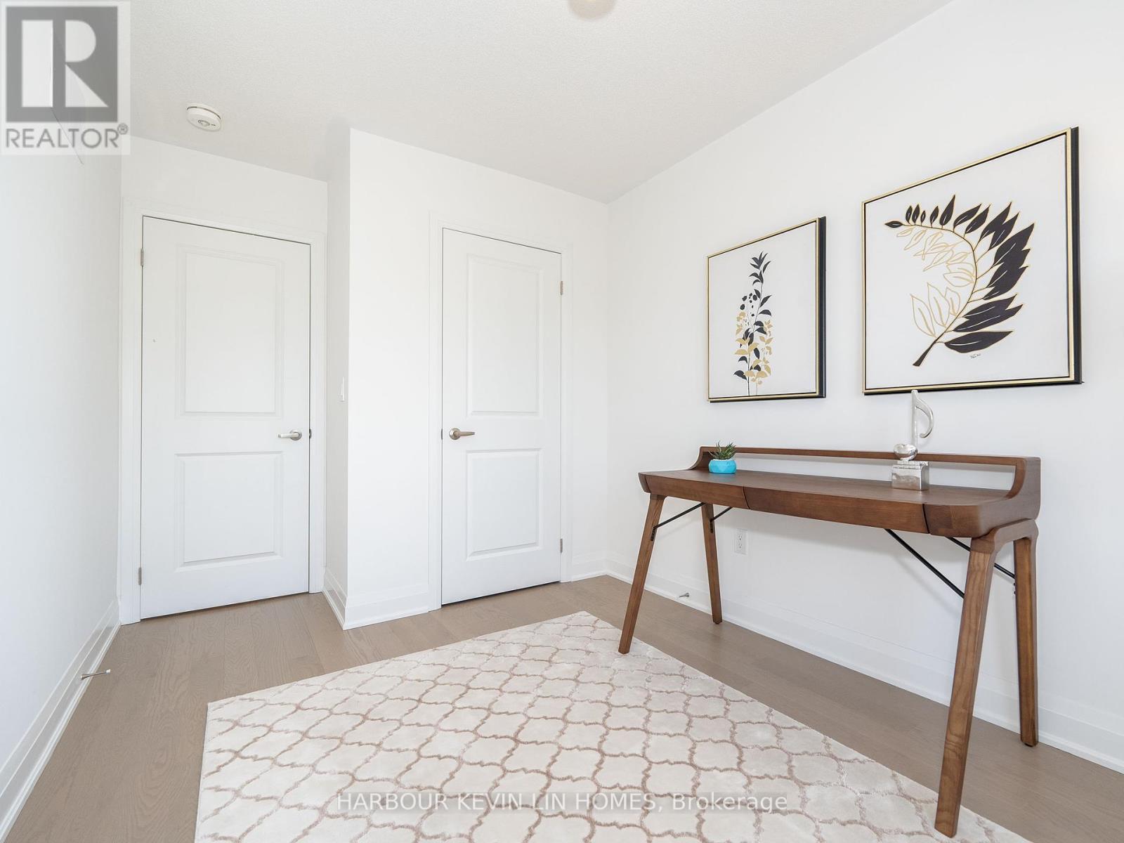 Photo 18 of 48 Carole Bell Way, Markham ON