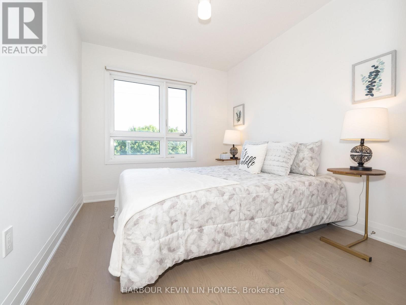Photo 6 of 48 Carole Bell Way, Markham ON