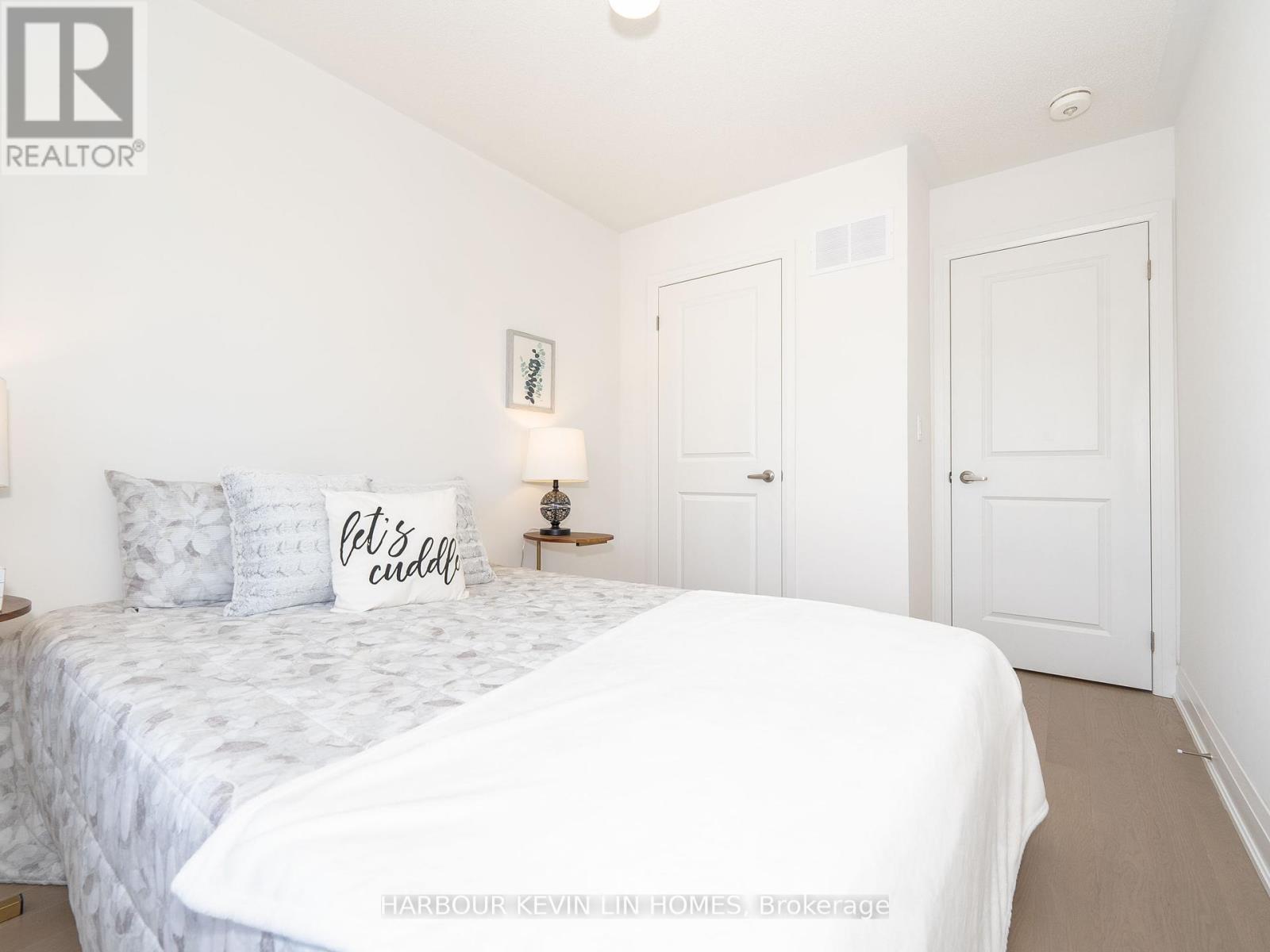 Photo 3 of 48 Carole Bell Way, Markham ON