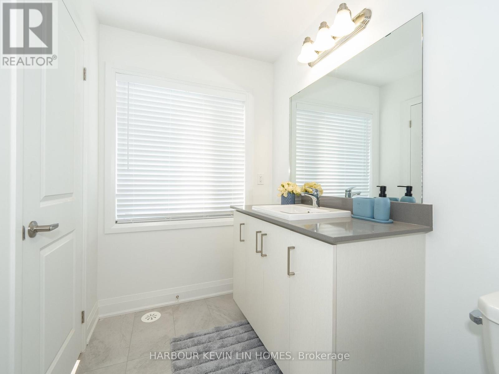 Photo 7 of 48 Carole Bell Way, Markham ON