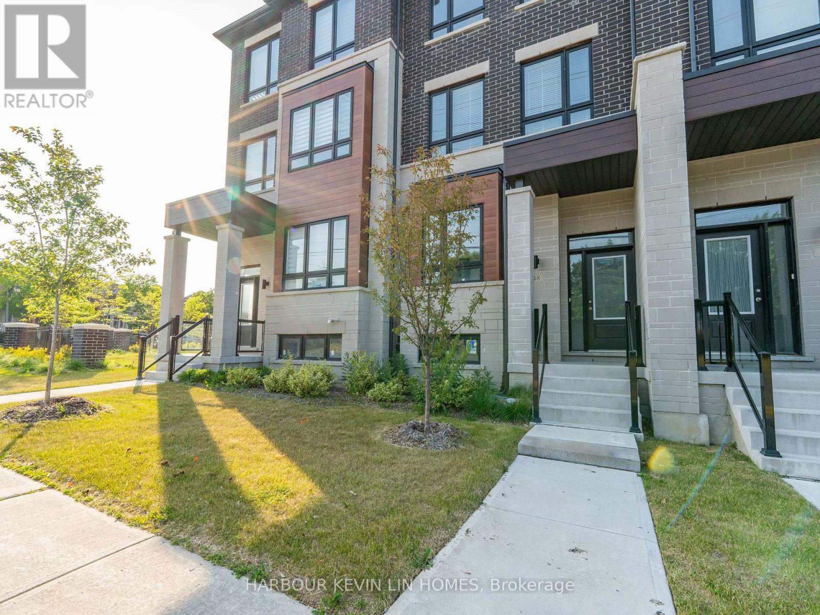 Photo 9 of 48 Carole Bell Way, Markham ON