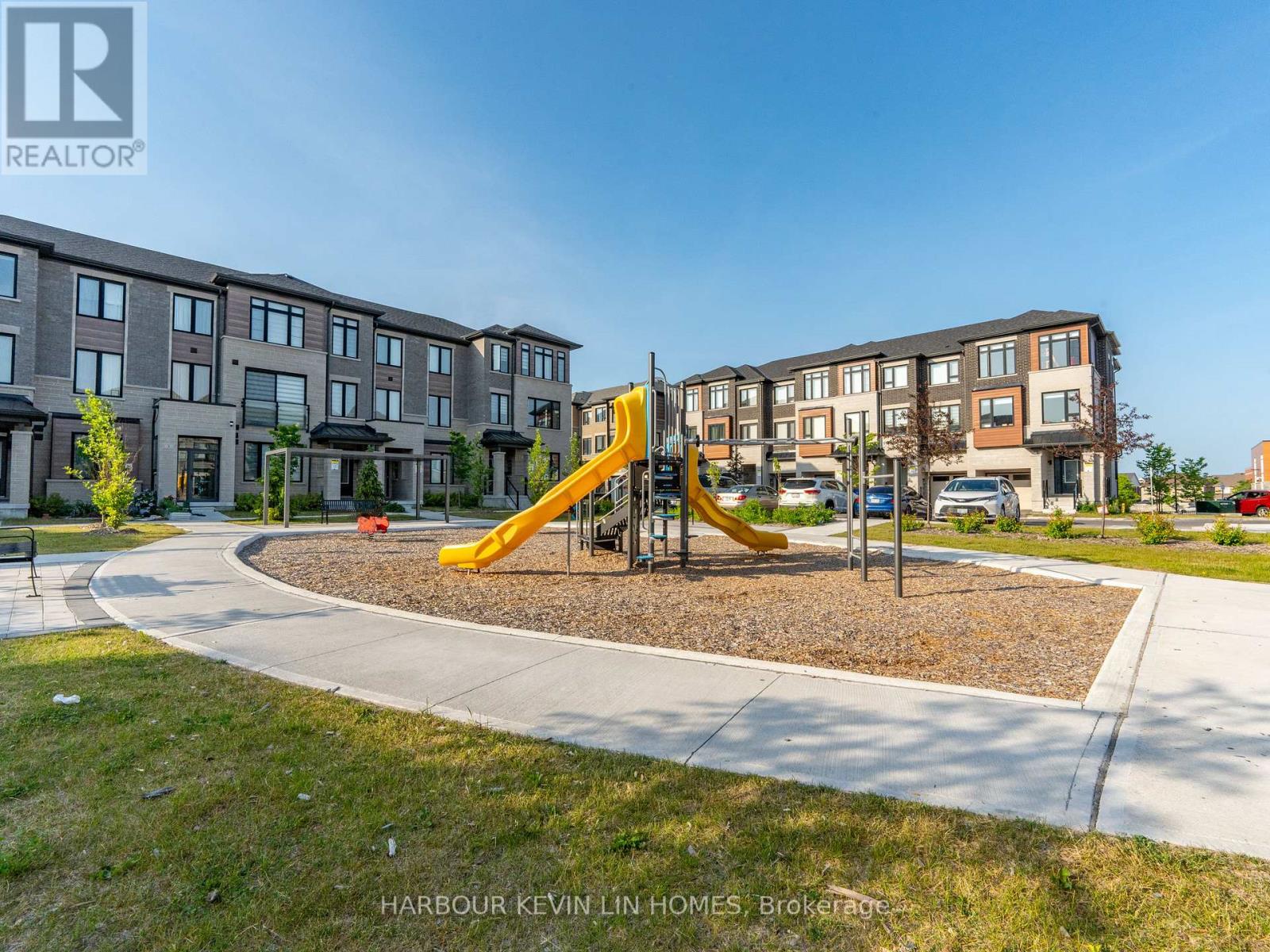 Photo 29 of 48 Carole Bell Way, Markham ON