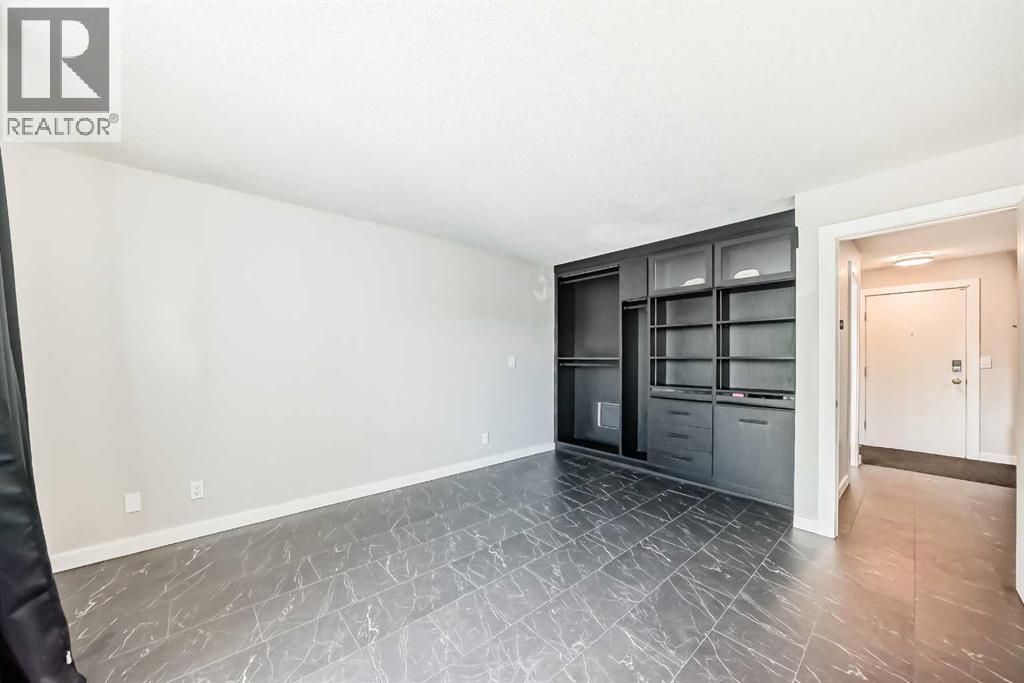 Photo 14 of 201 3727 42 Street Nw, Calgary AB