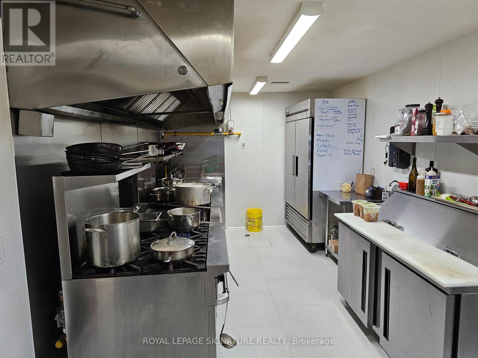 Photo 2 of 1004 Medical Centre, Frontenac ON
