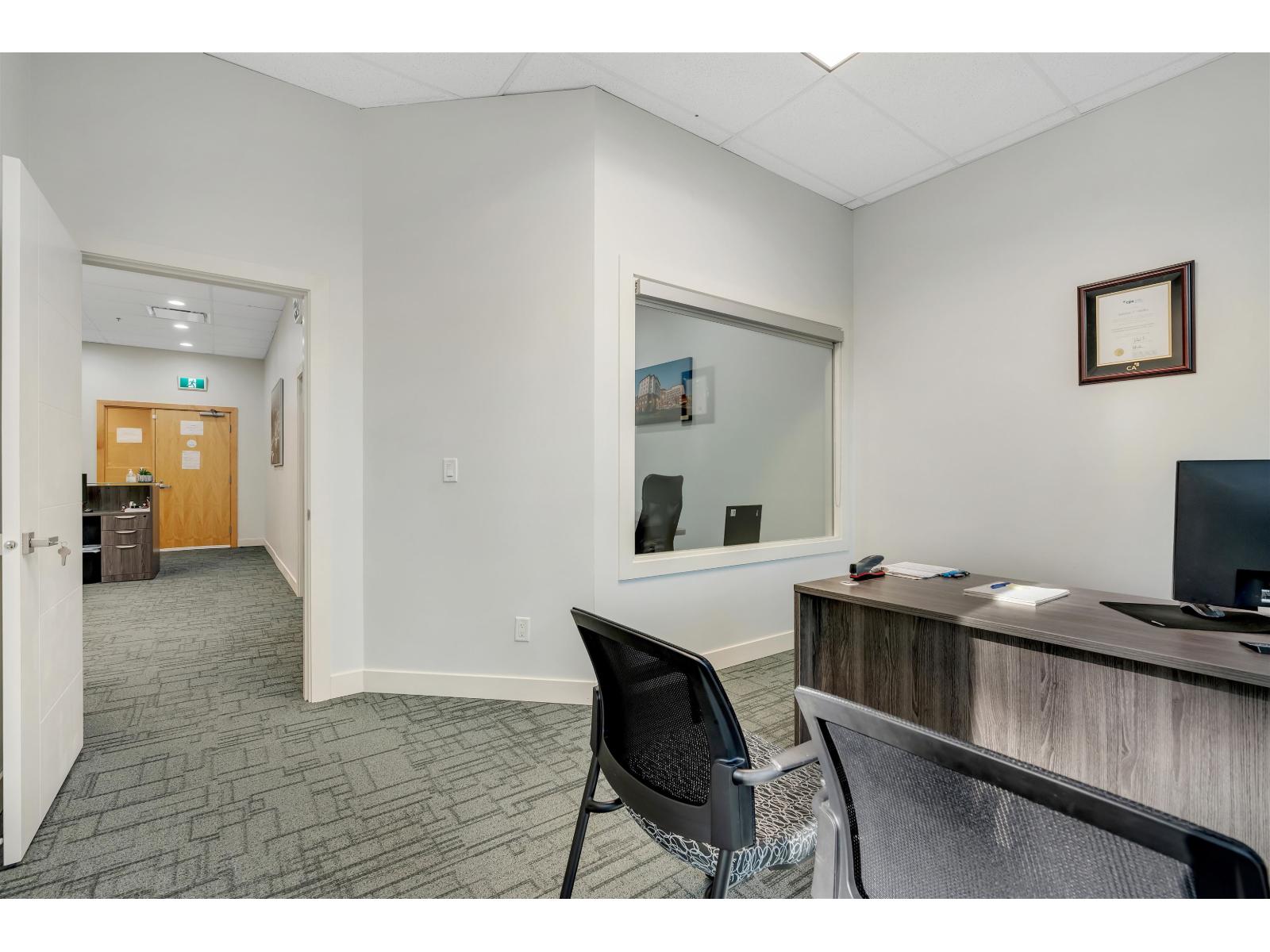Photo 2 of 112 2630 Croydon Drive, Surrey BC