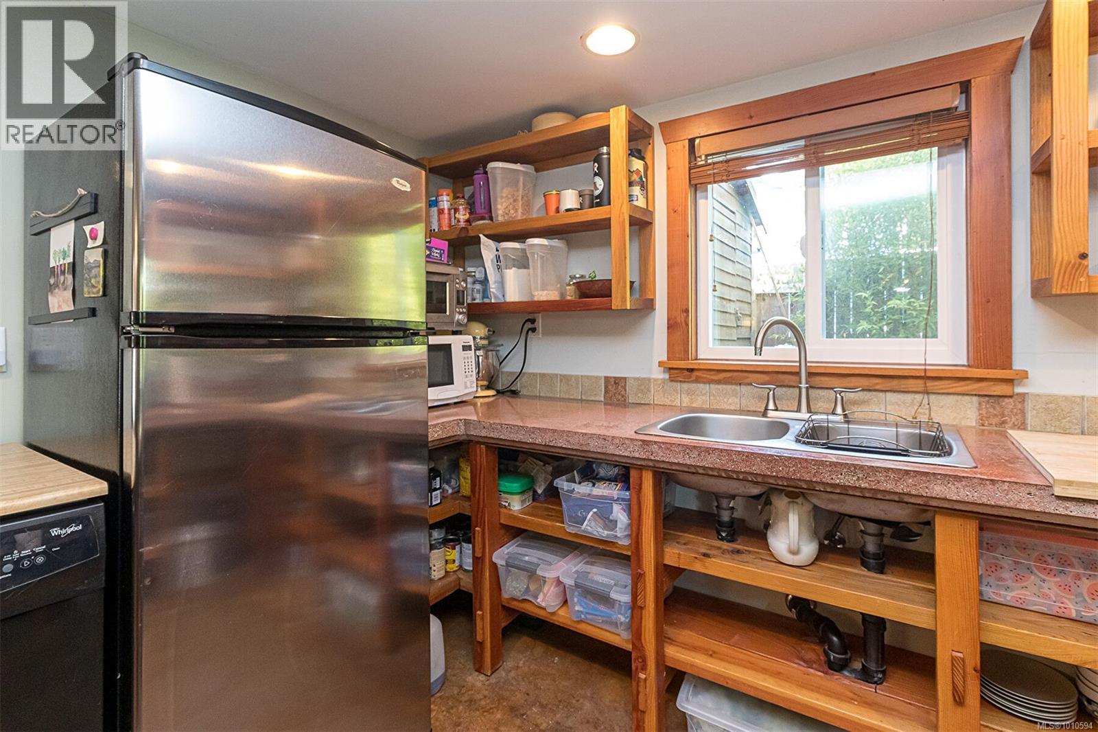 Photo 1 of 200 Obed Ave, Saanich BC