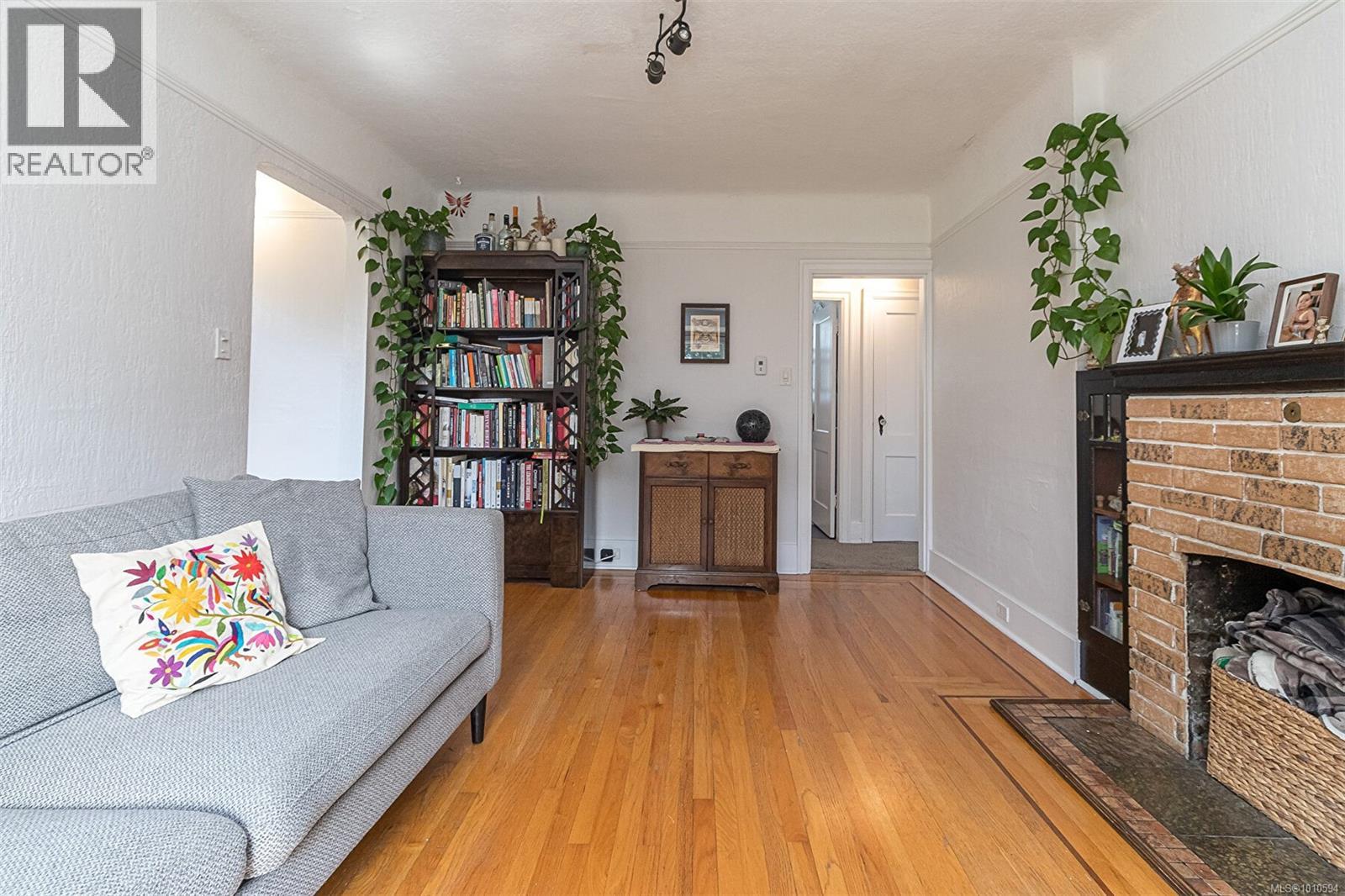 Photo 5 of 200 Obed Ave, Saanich BC