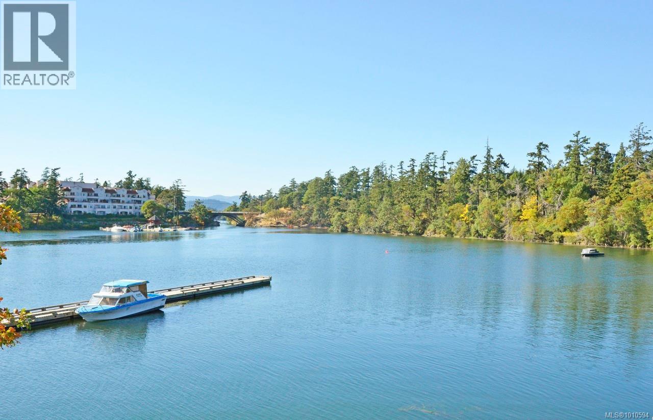 Photo 21 of 200 Obed Ave, Saanich BC