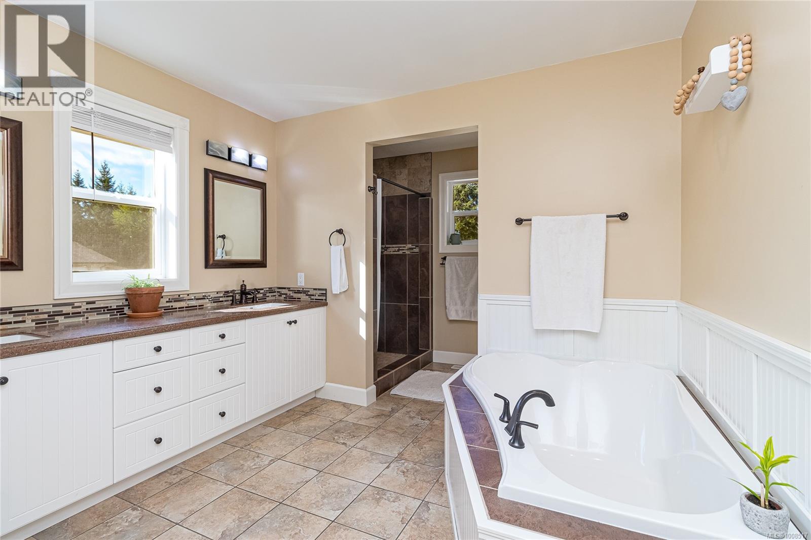 Photo 39 of 2540 Elk Trails Way, Nanaimo BC