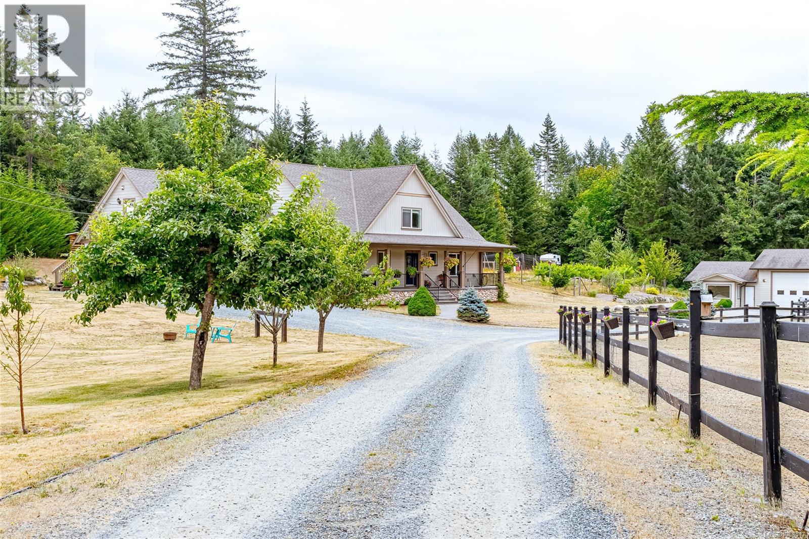 Photo 7 of 2540 Elk Trails Way, Nanaimo BC