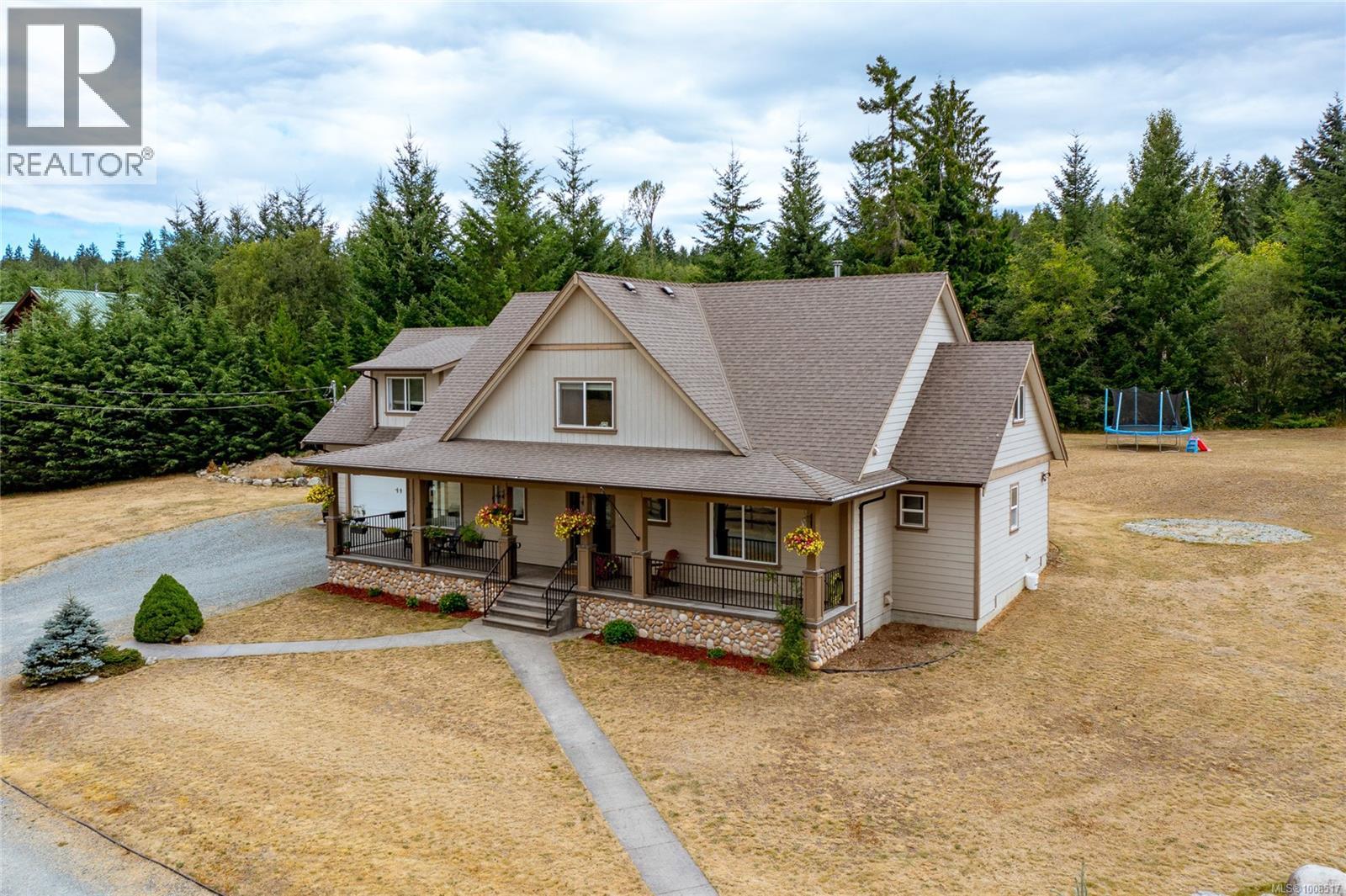 Photo 3 of 2540 Elk Trails Way, Nanaimo BC