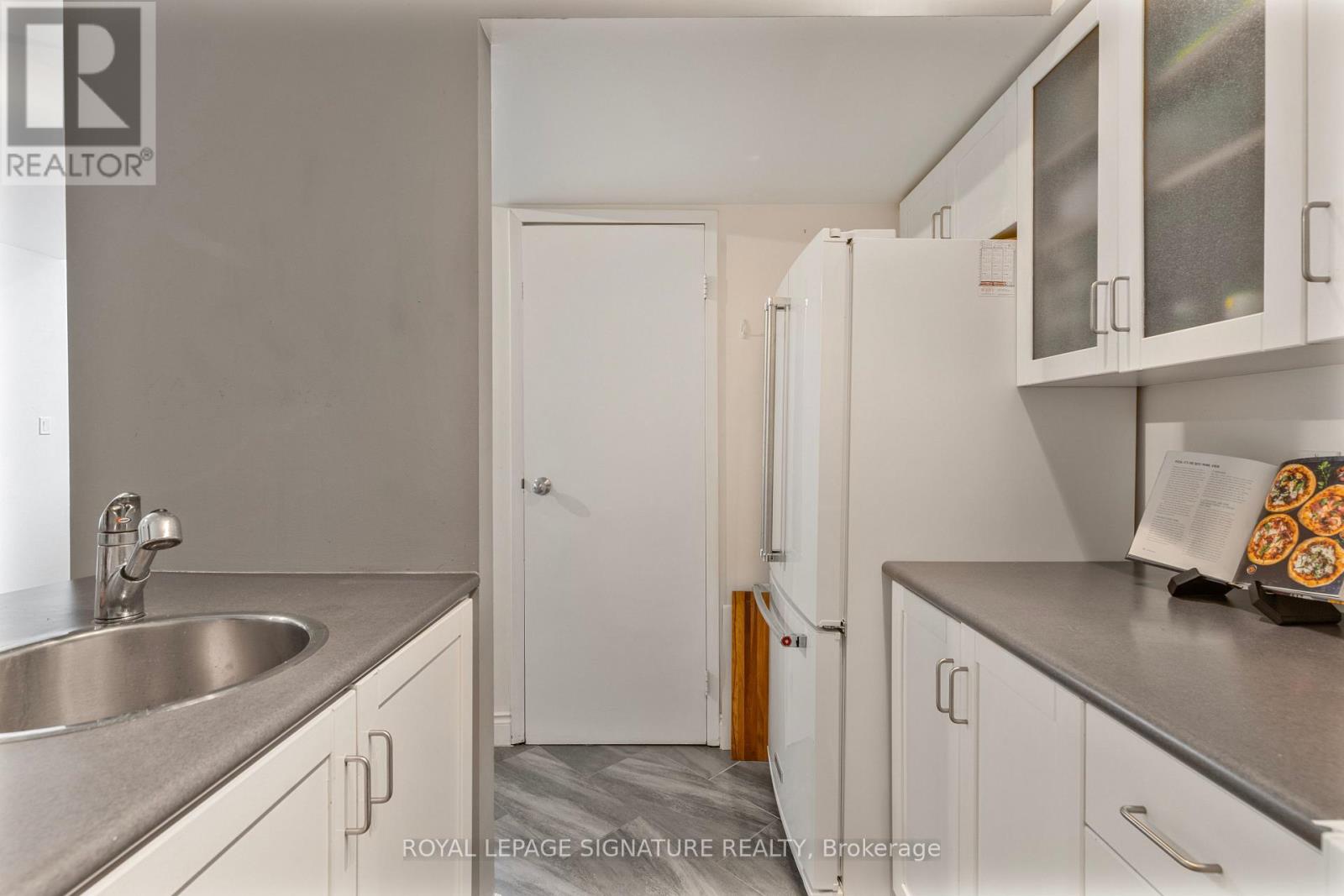 Photo 16 of 812 46 Western Battery Road, Toronto ON