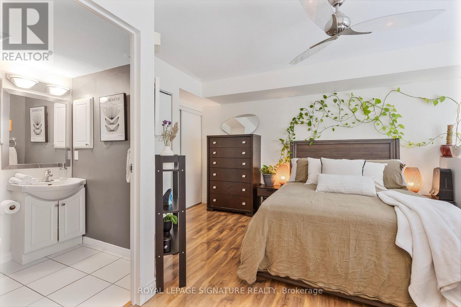 Photo 24 of 812 46 Western Battery Road, Toronto ON