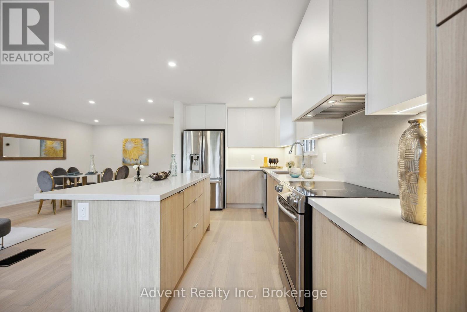 Photo 28 of 73 Glen Springs Drive, Toronto ON