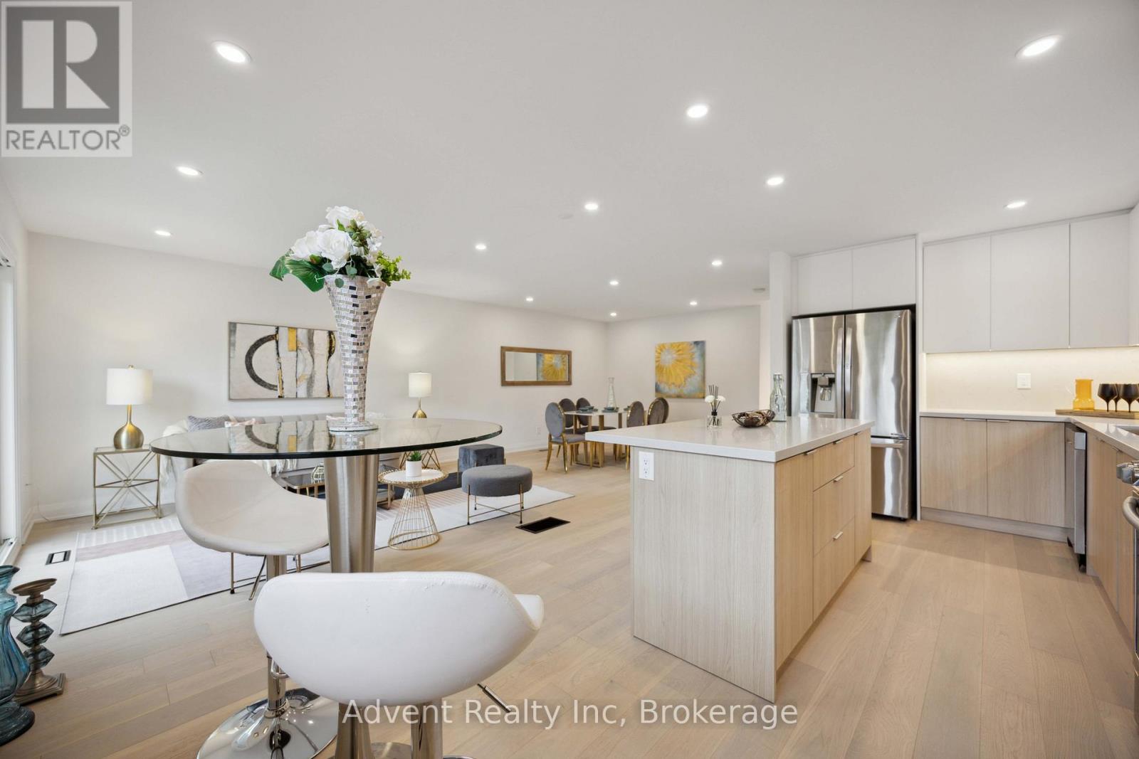 Photo 10 of 73 Glen Springs Drive, Toronto ON