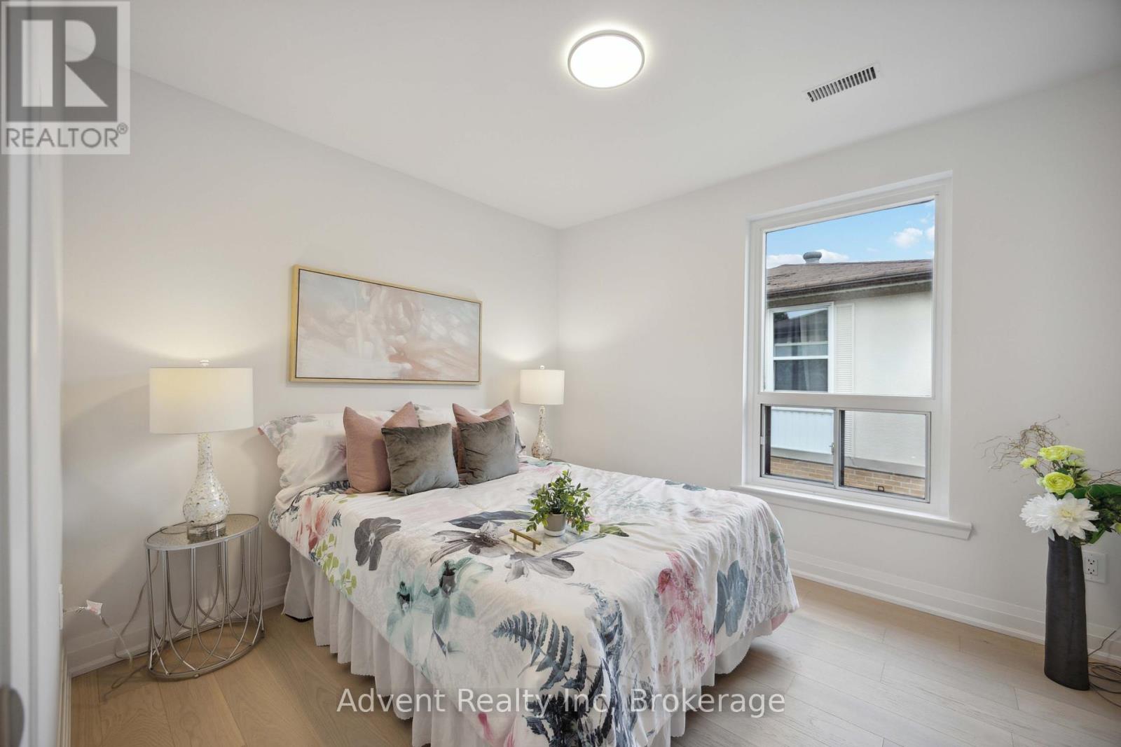 Photo 35 of 73 Glen Springs Drive, Toronto ON