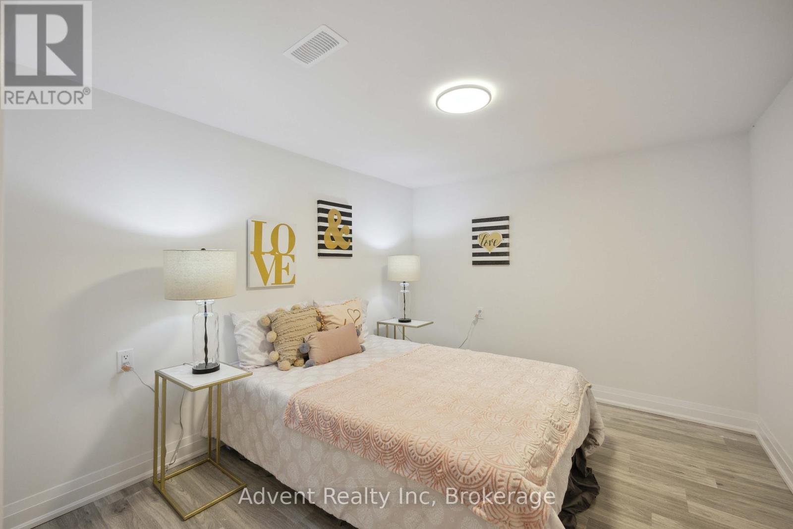 Photo 14 of 73 Glen Springs Drive, Toronto ON