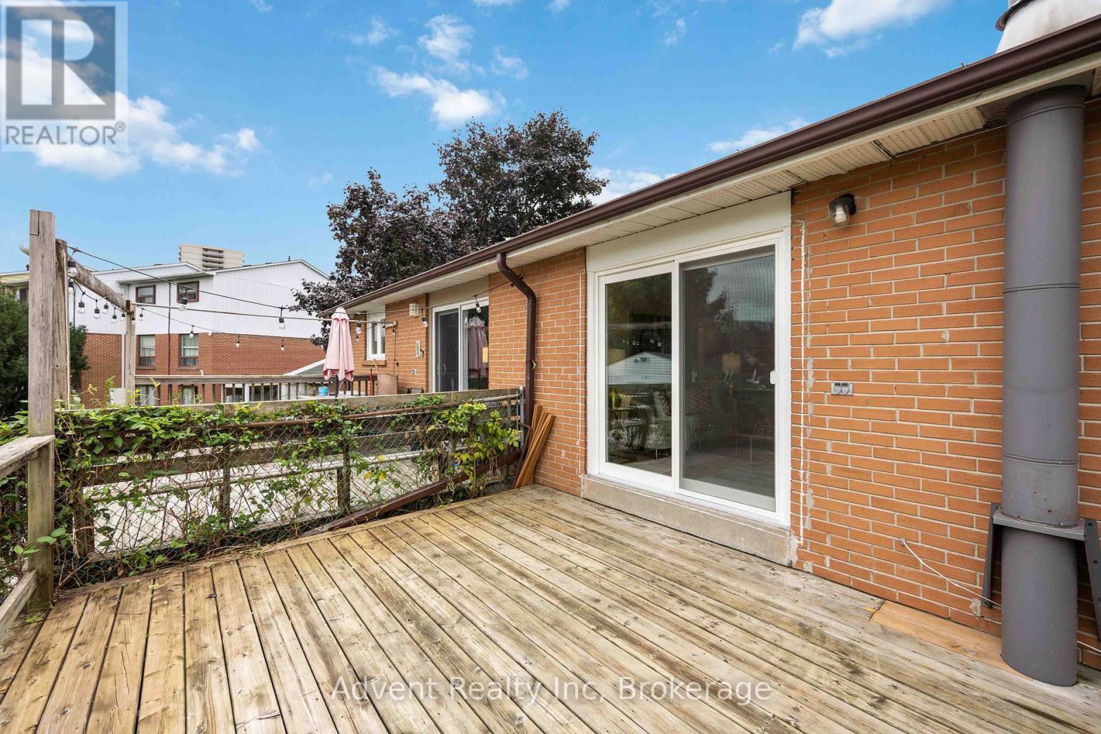 Photo 16 of 73 Glen Springs Drive, Toronto ON