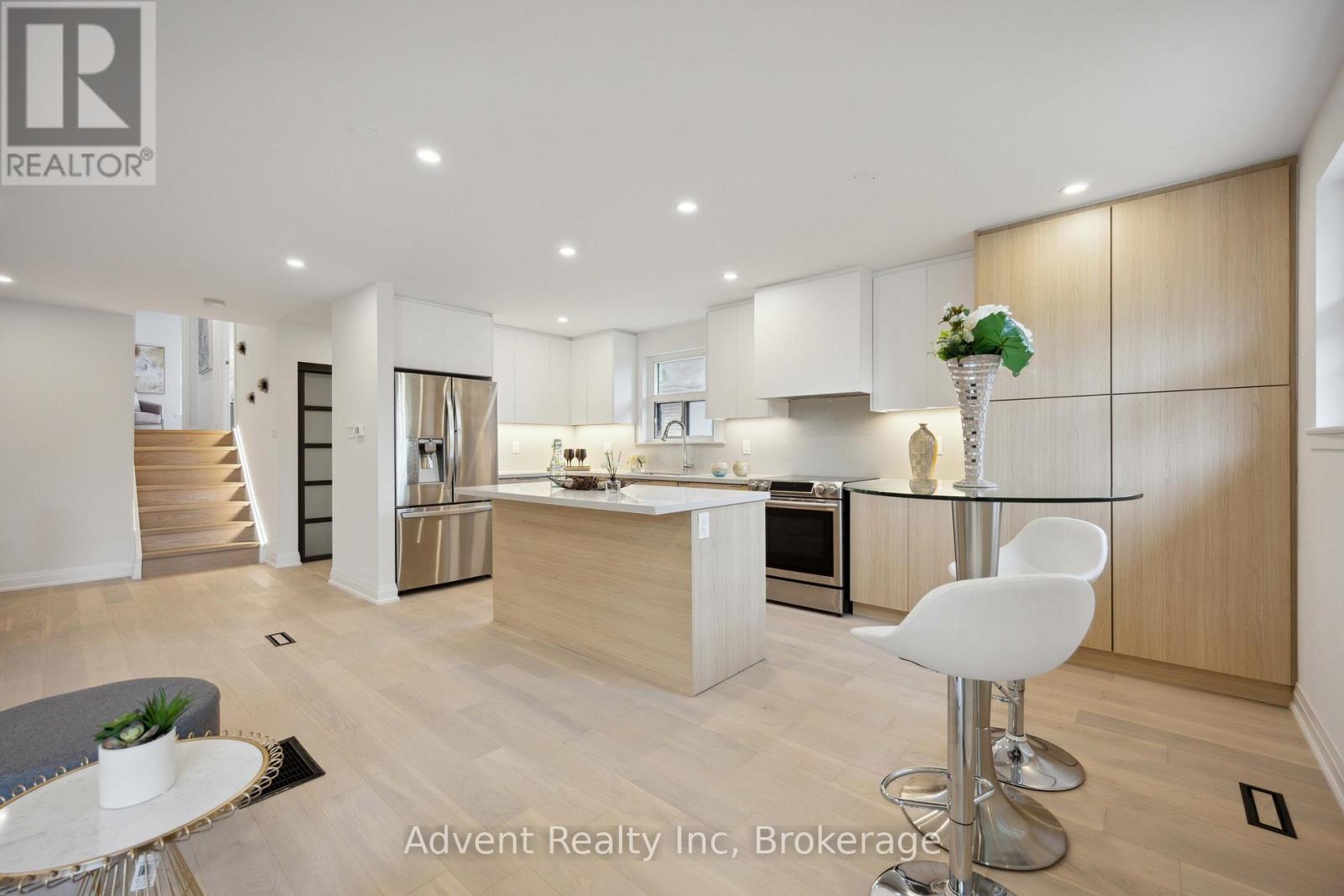 Photo 3 of 73 Glen Springs Drive, Toronto ON