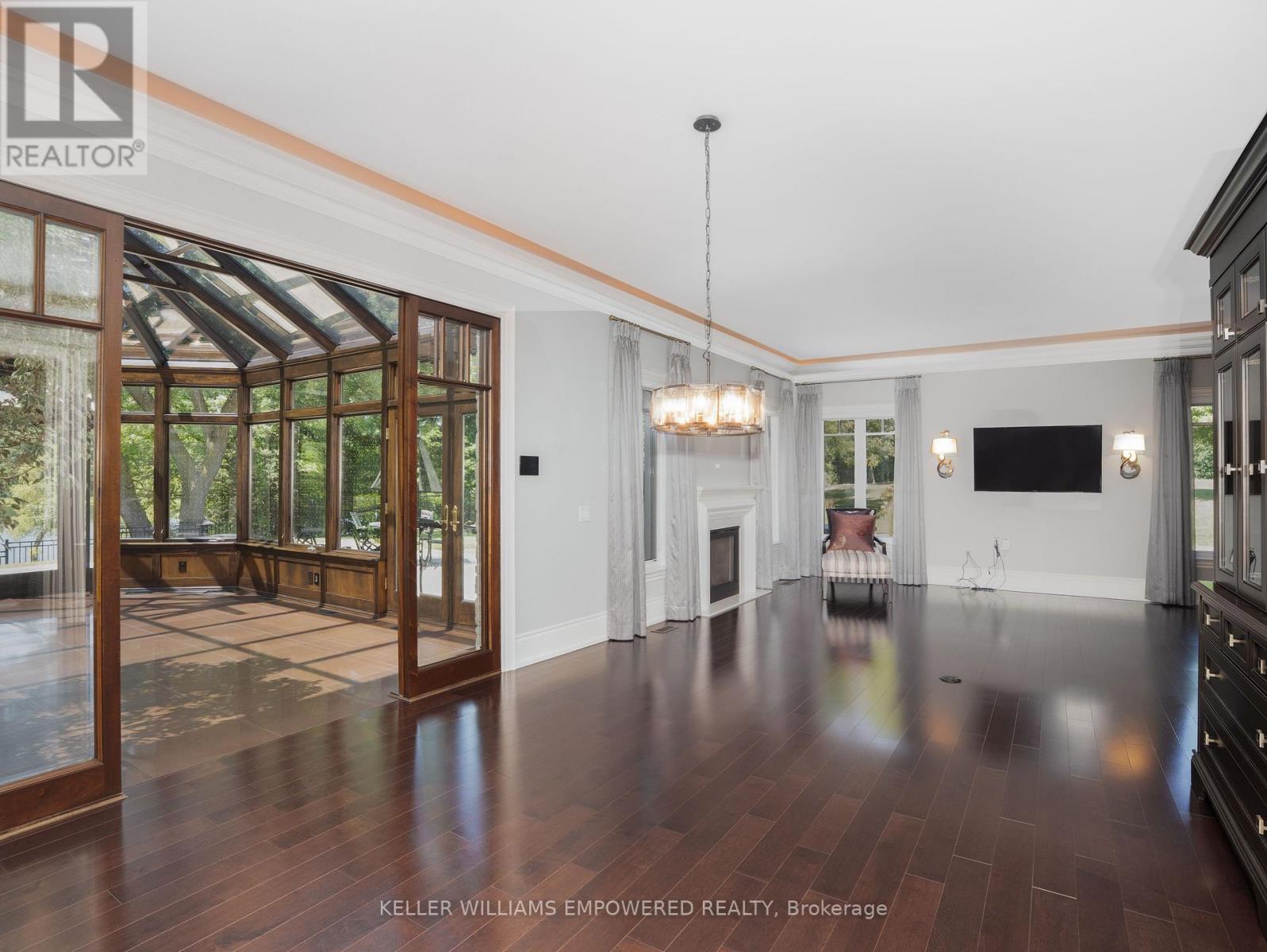 Photo 12 of 12 Macleod Estate Court, Richmond Hill ON