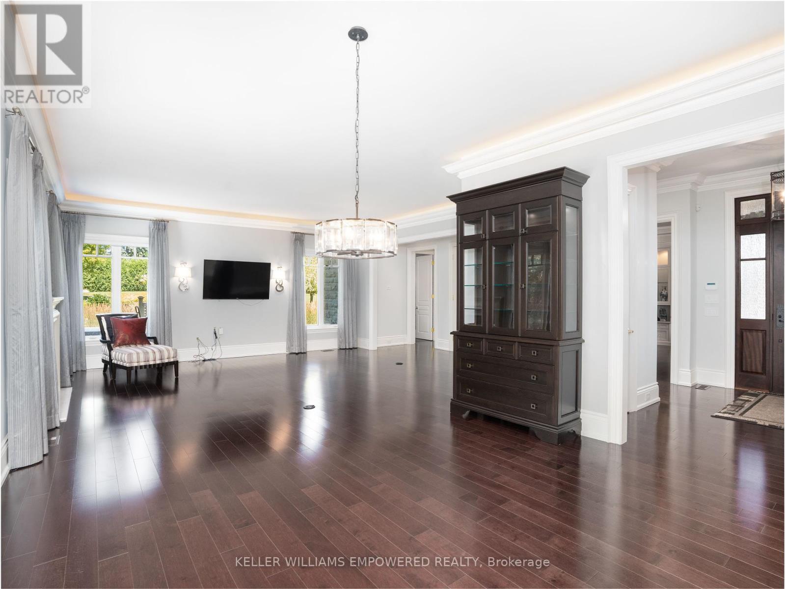 Photo 14 of 12 Macleod Estate Court, Richmond Hill ON