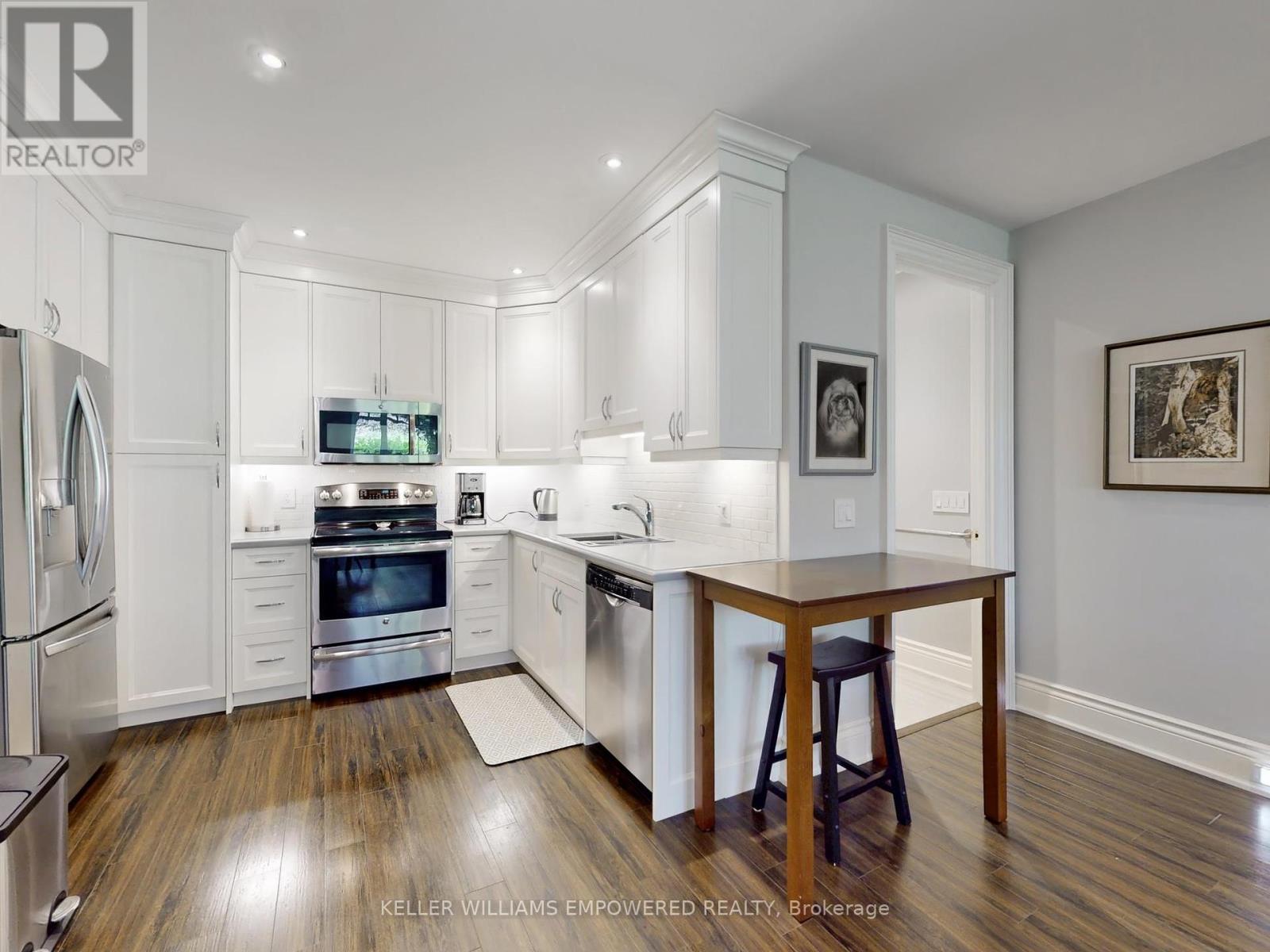 Photo 38 of 12 Macleod Estate Court, Richmond Hill ON