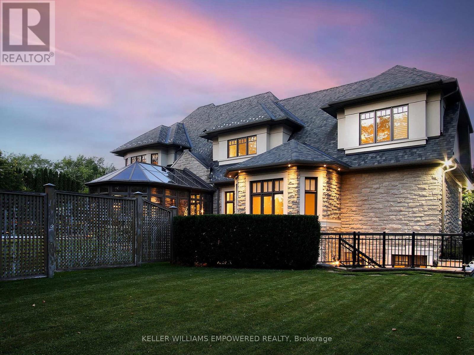 Photo 44 of 12 Macleod Estate Court, Richmond Hill ON