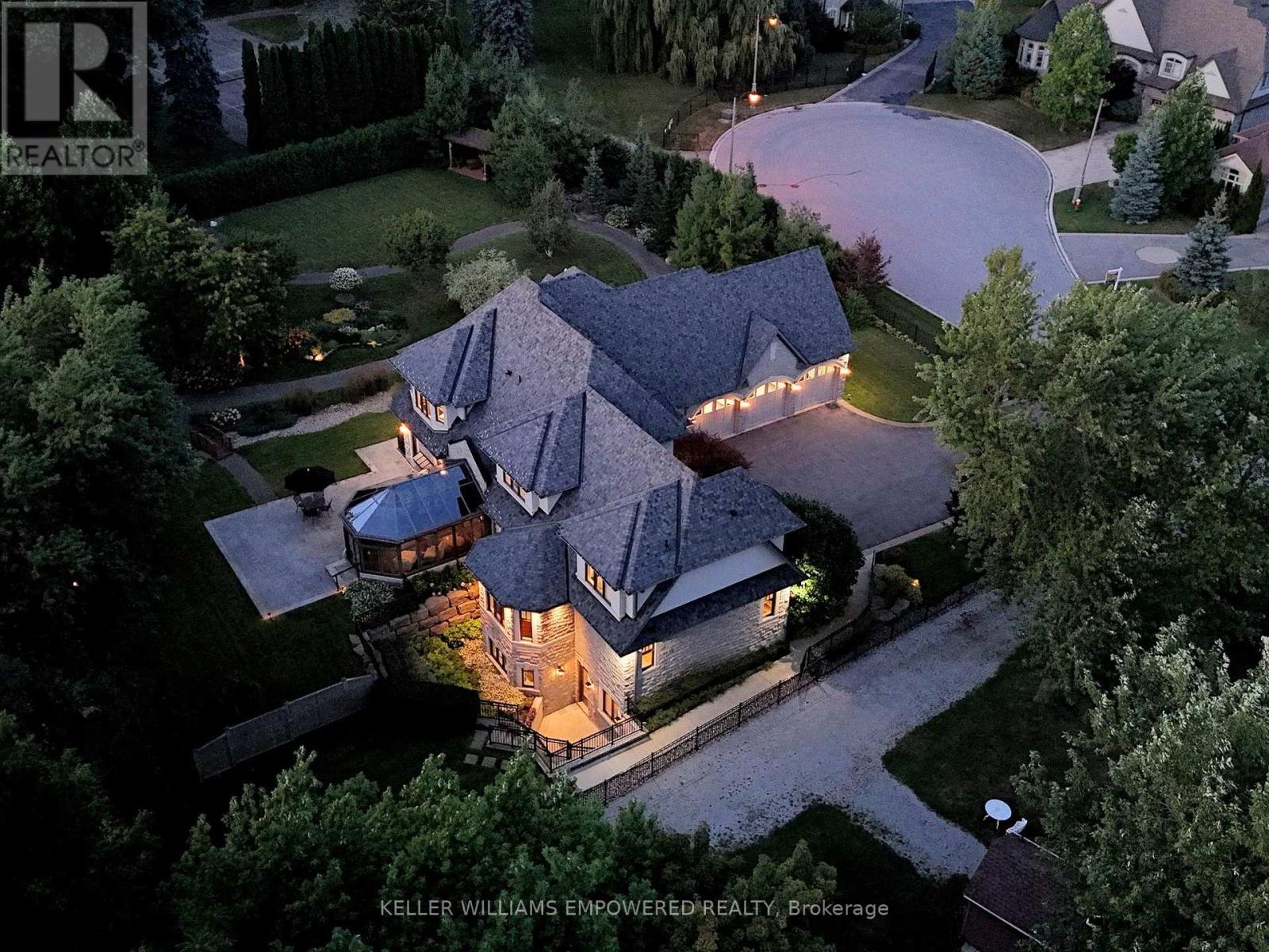 Photo 46 of 12 Macleod Estate Court, Richmond Hill ON