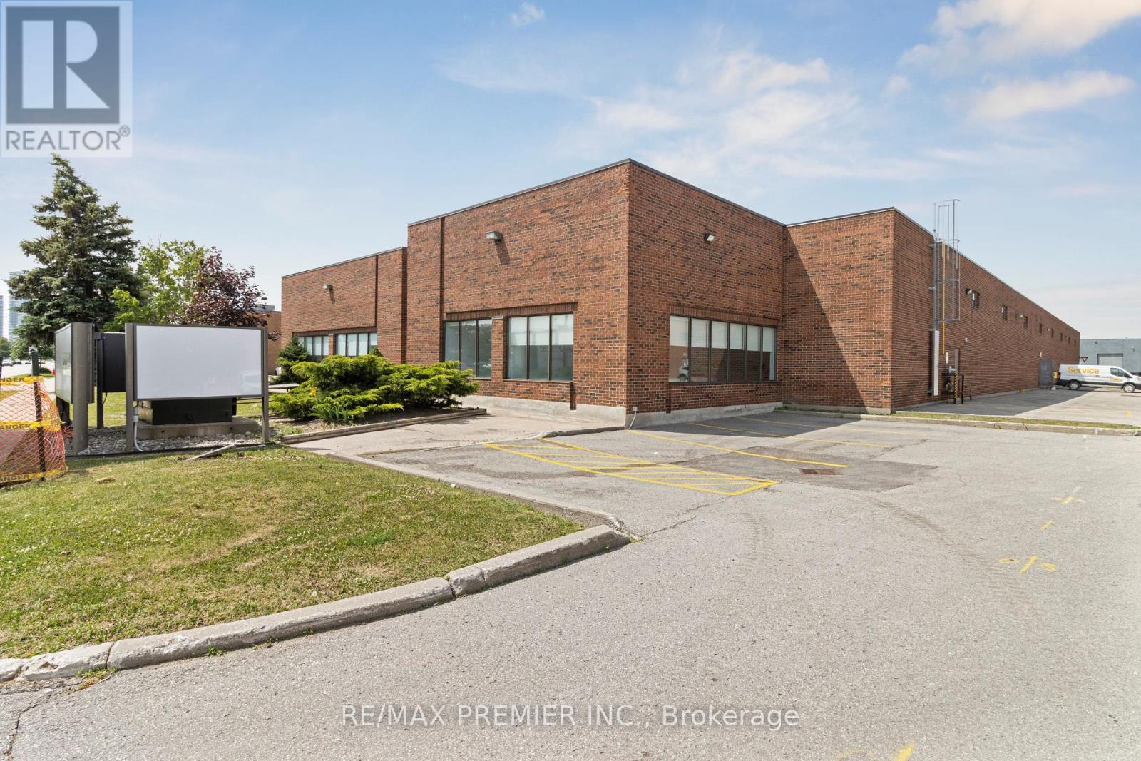 Photo 1 of 522 Edgeley Boulevard, Vaughan ON