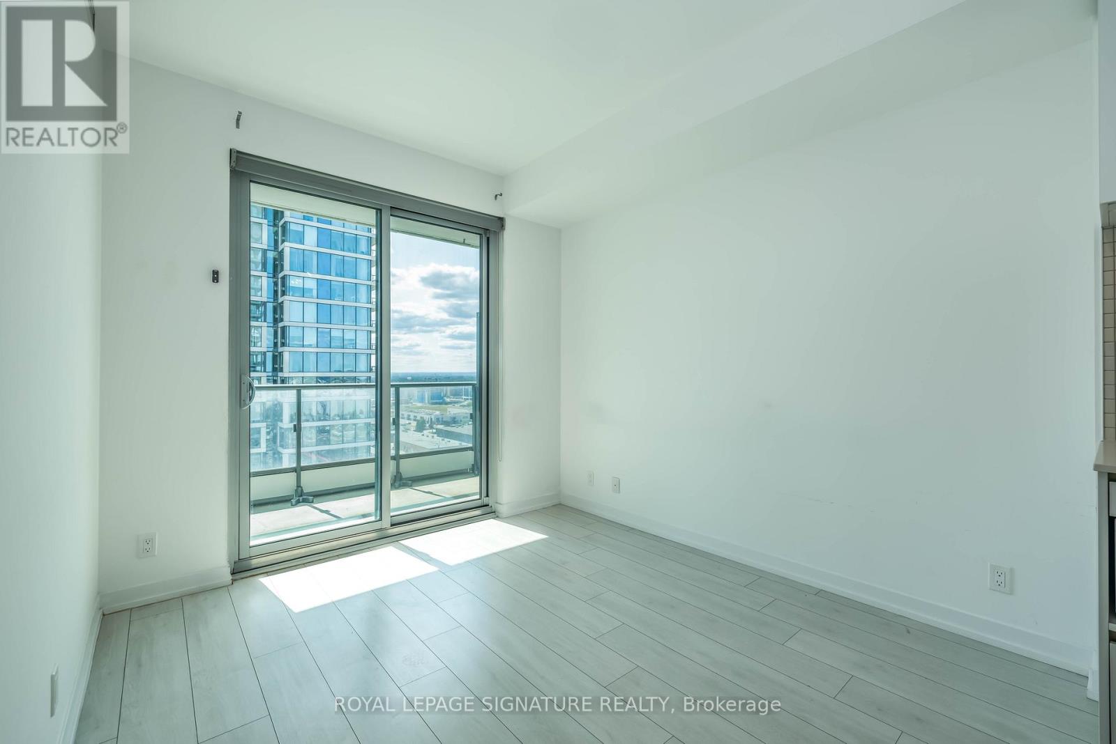 Photo 6 of 1810 950 Portage Parkway, Vaughan ON