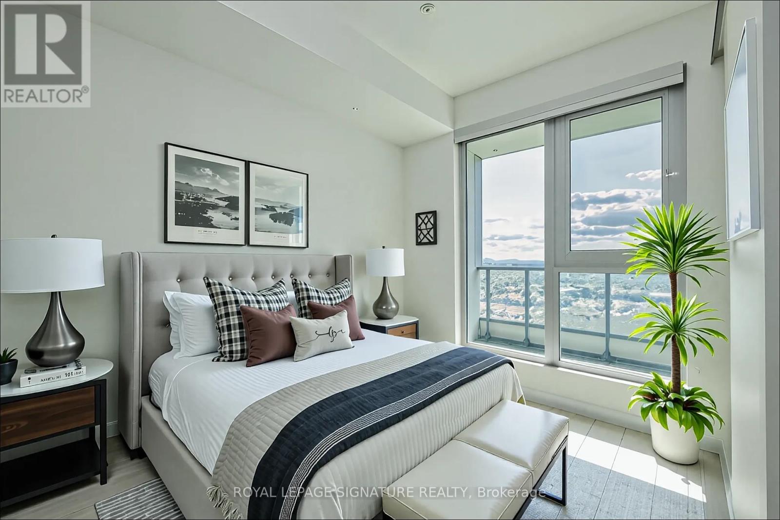 Photo 5 of 1810 950 Portage Parkway, Vaughan ON