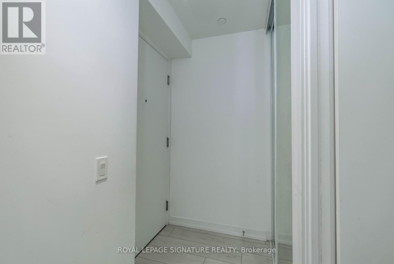 Photo 11 of 1810 950 Portage Parkway, Vaughan ON