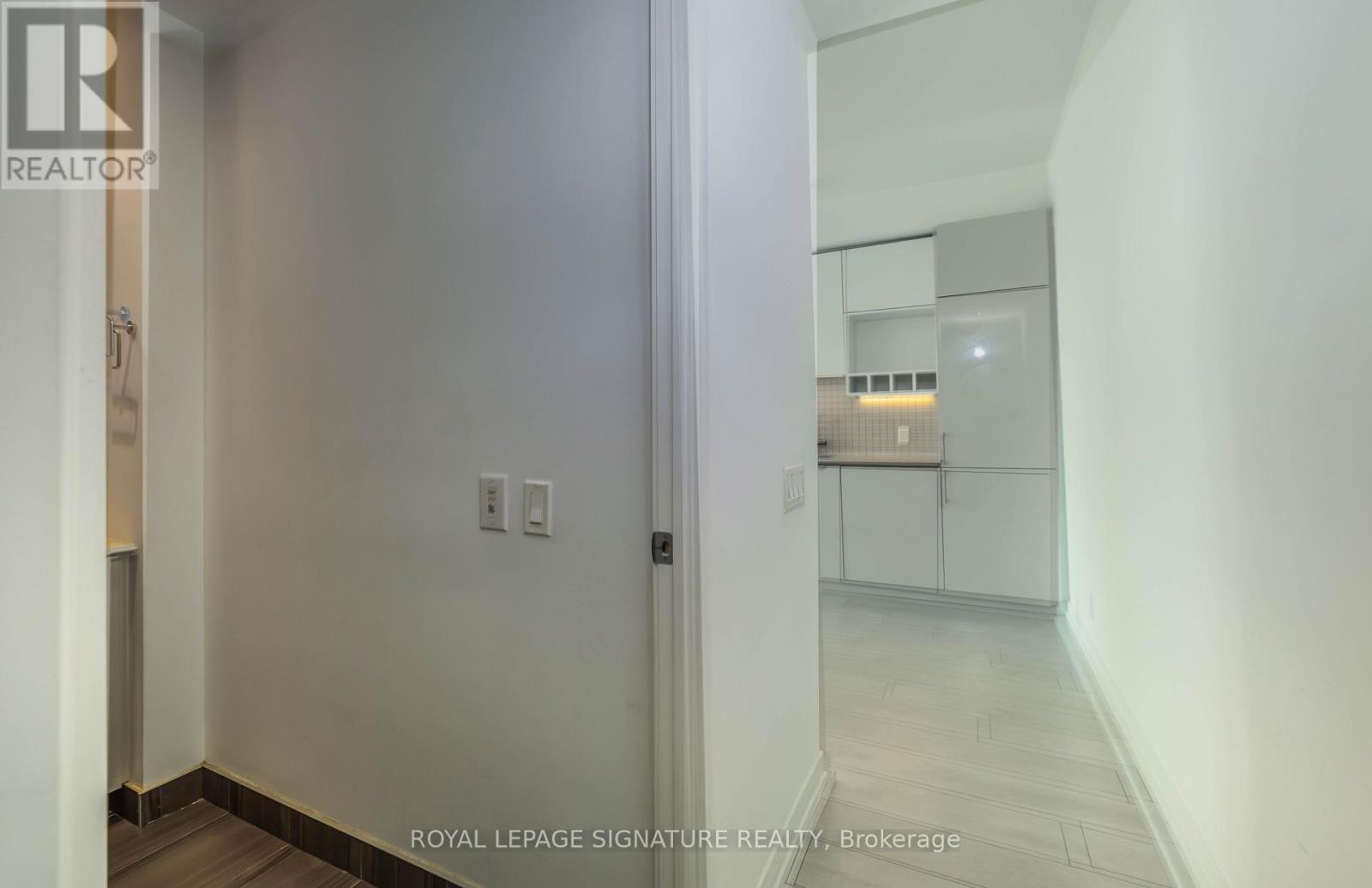 Photo 18 of 1810 950 Portage Parkway, Vaughan ON